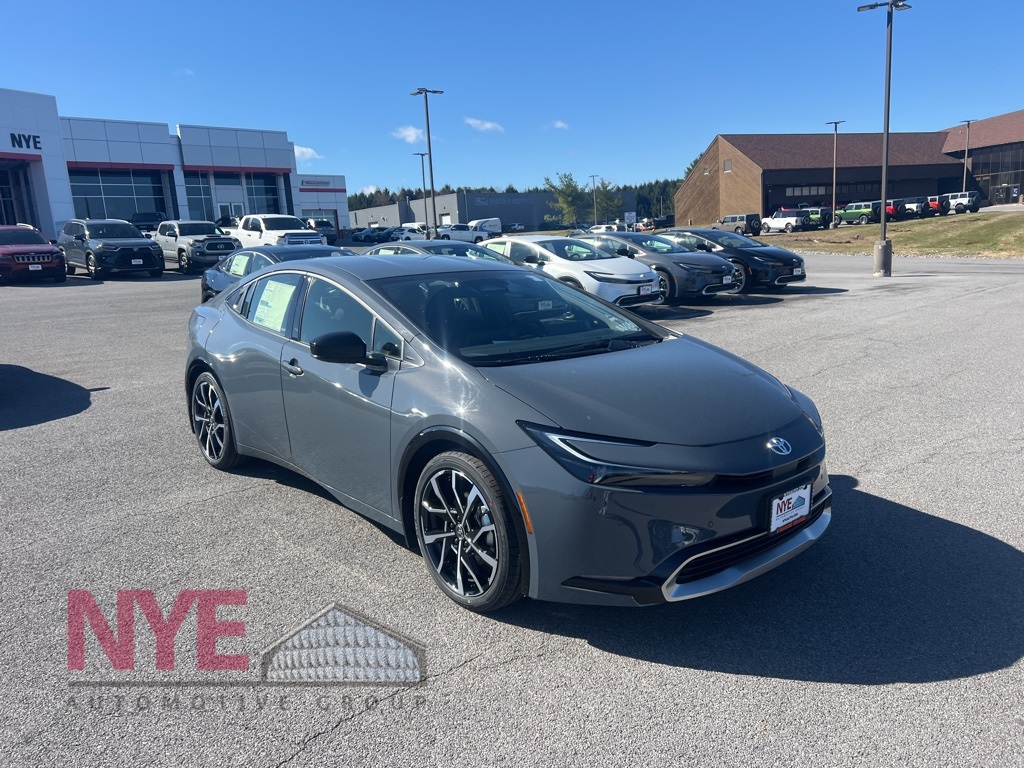 Vehicle image 7 of 21