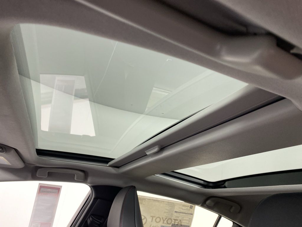 Vehicle image 10 of 39