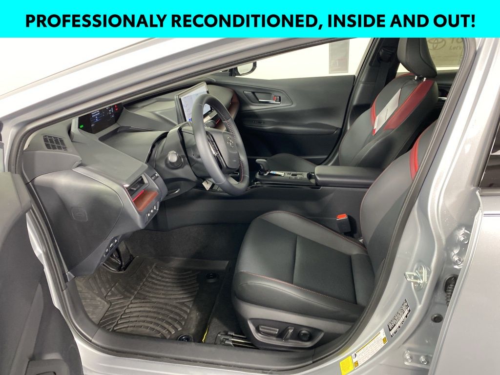 Vehicle image 7 of 39