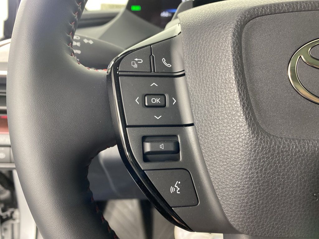 Vehicle image 15 of 39