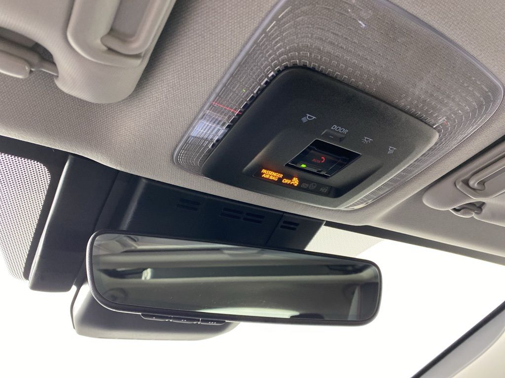 Vehicle image 26 of 39