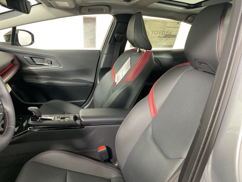 Vehicle image 9 of 39