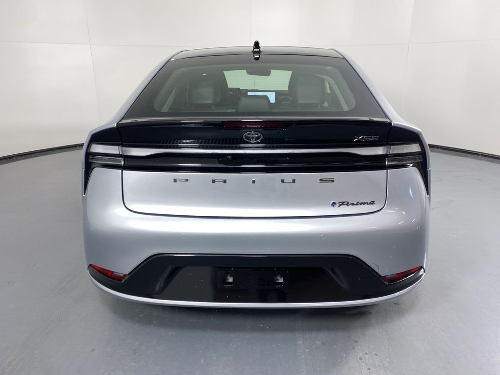 Vehicle image 5 of 39
