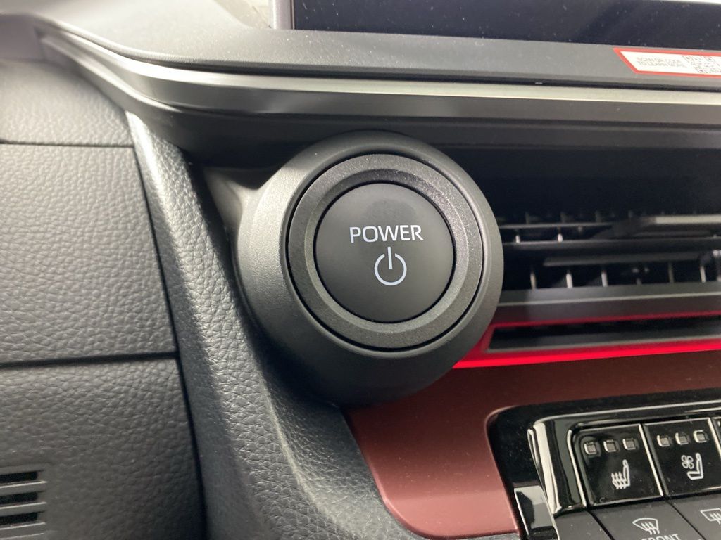 Vehicle image 22 of 39