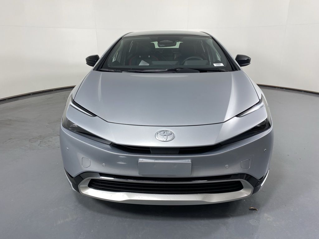 Vehicle image 2 of 39