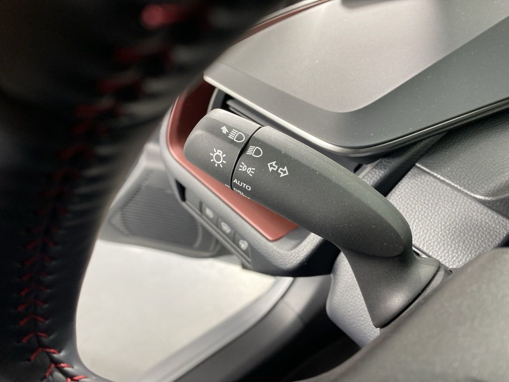 Vehicle image 18 of 39