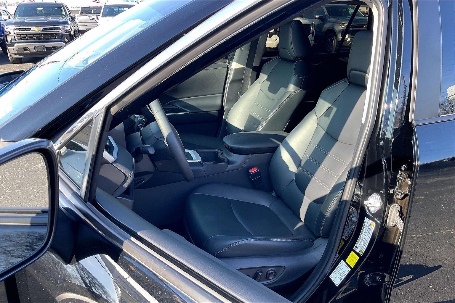 2024 Toyota RAV4 Hybrid XLE Premium Image 14 of 34