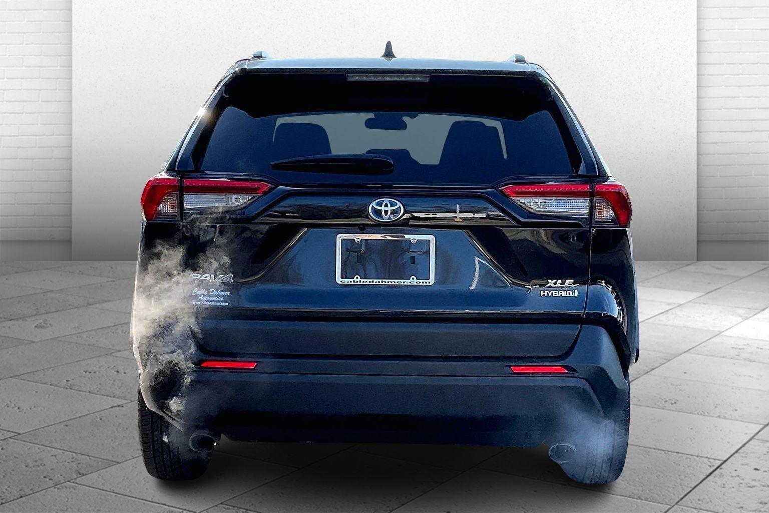 2024 Toyota RAV4 Hybrid XLE Premium Image 6 of 34