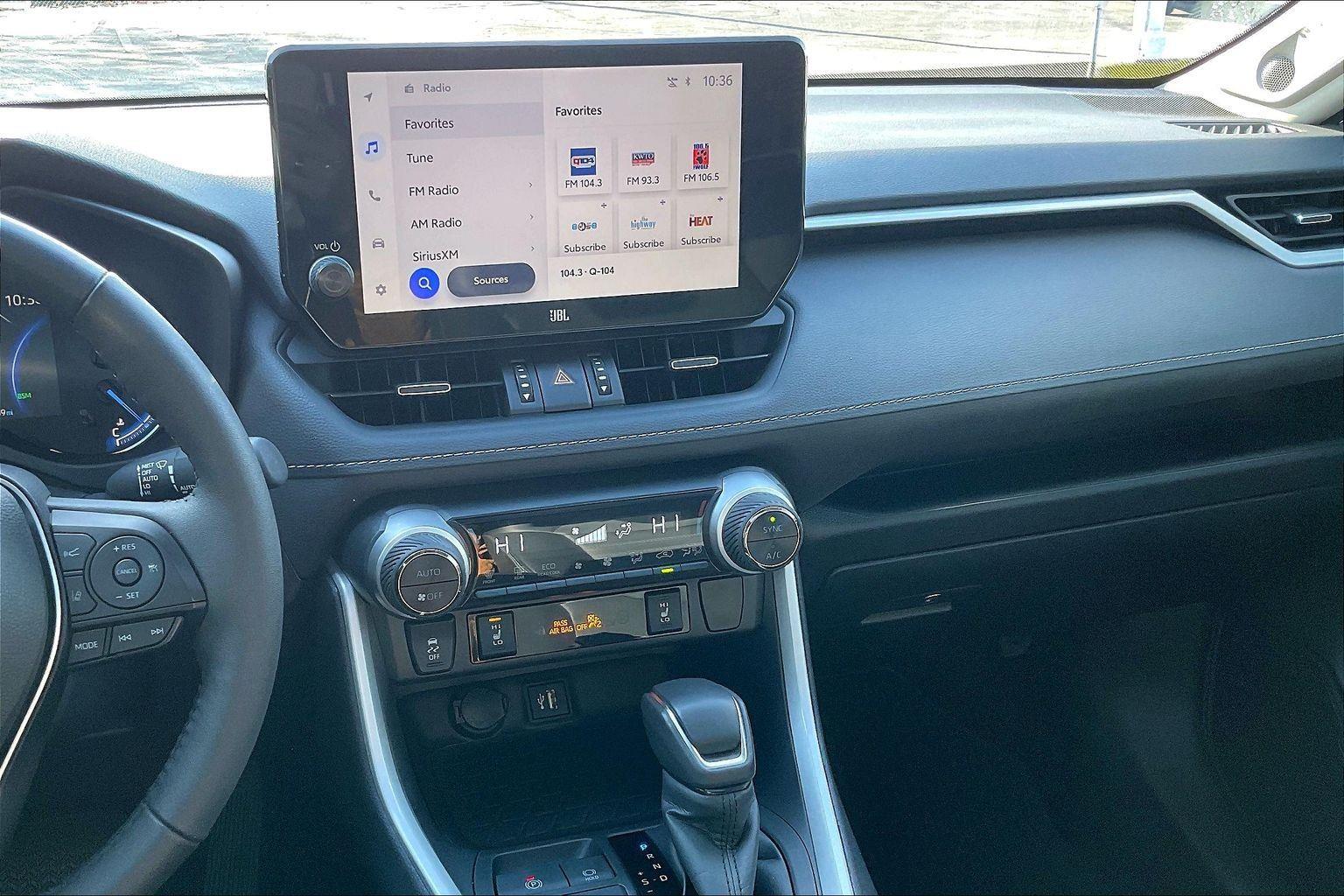 2024 Toyota RAV4 Hybrid XLE Premium Image 28 of 34