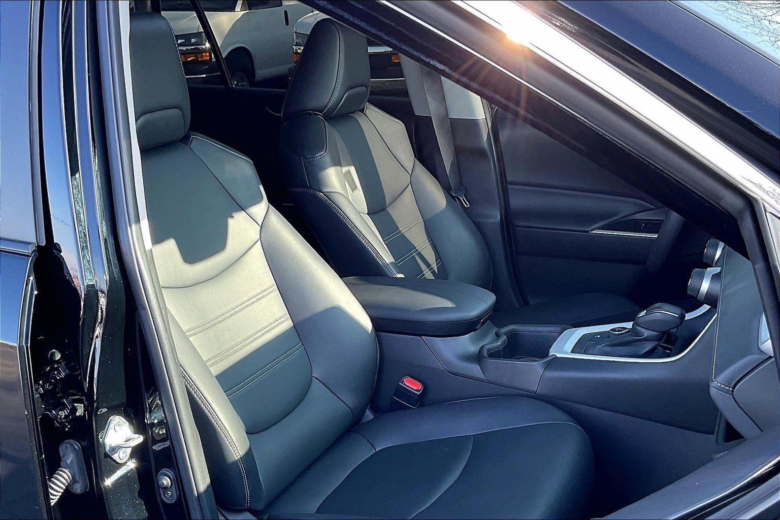 2024 Toyota RAV4 Hybrid XLE Premium Image 13 of 34