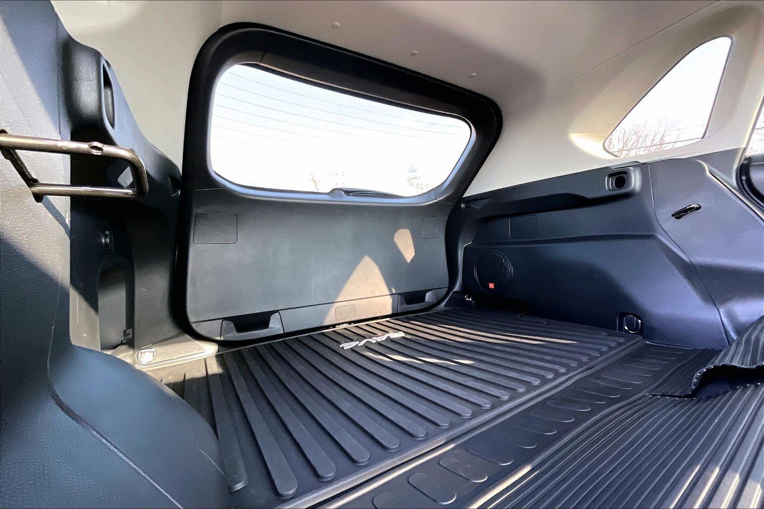 2024 Toyota RAV4 Hybrid XLE Premium Image 11 of 34