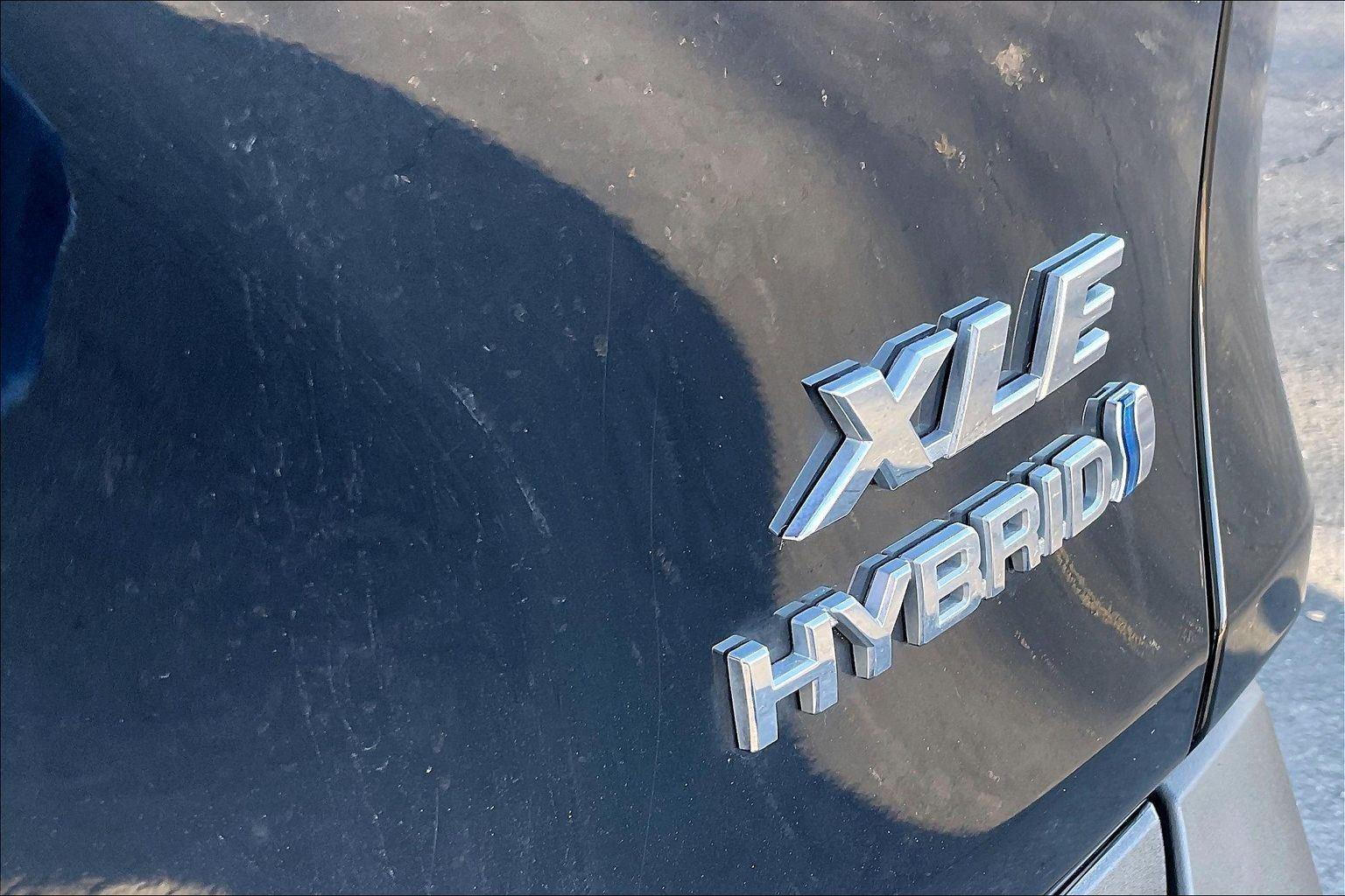2024 Toyota RAV4 Hybrid XLE Premium Image 33 of 34