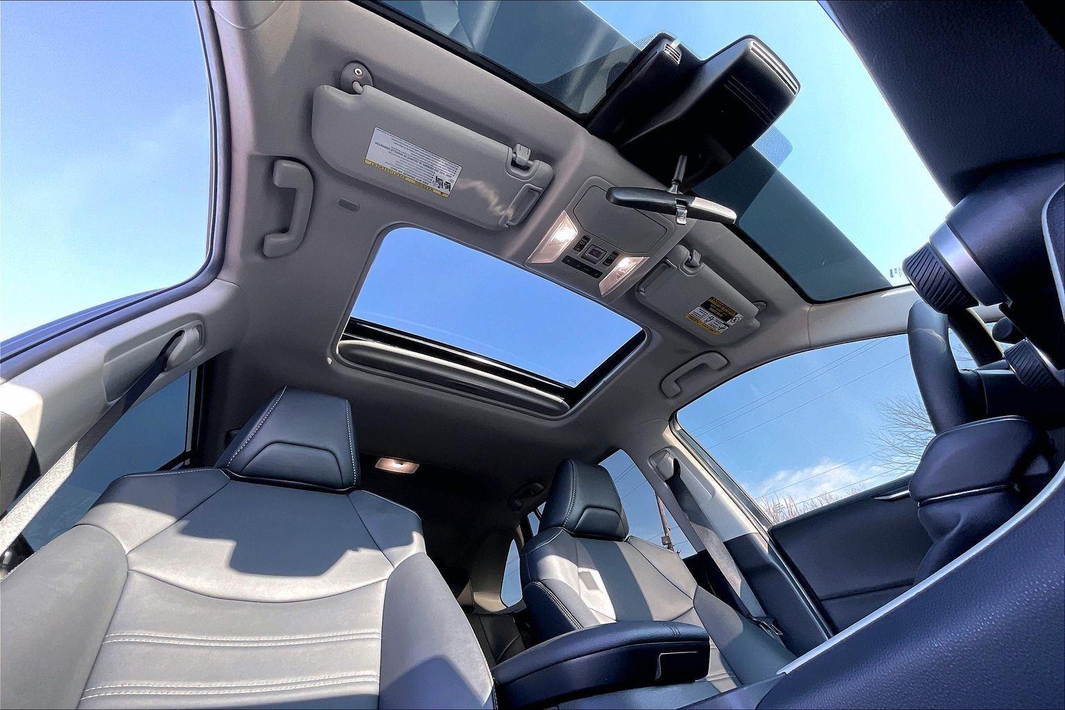 2024 Toyota RAV4 Hybrid XLE Premium Image 15 of 34