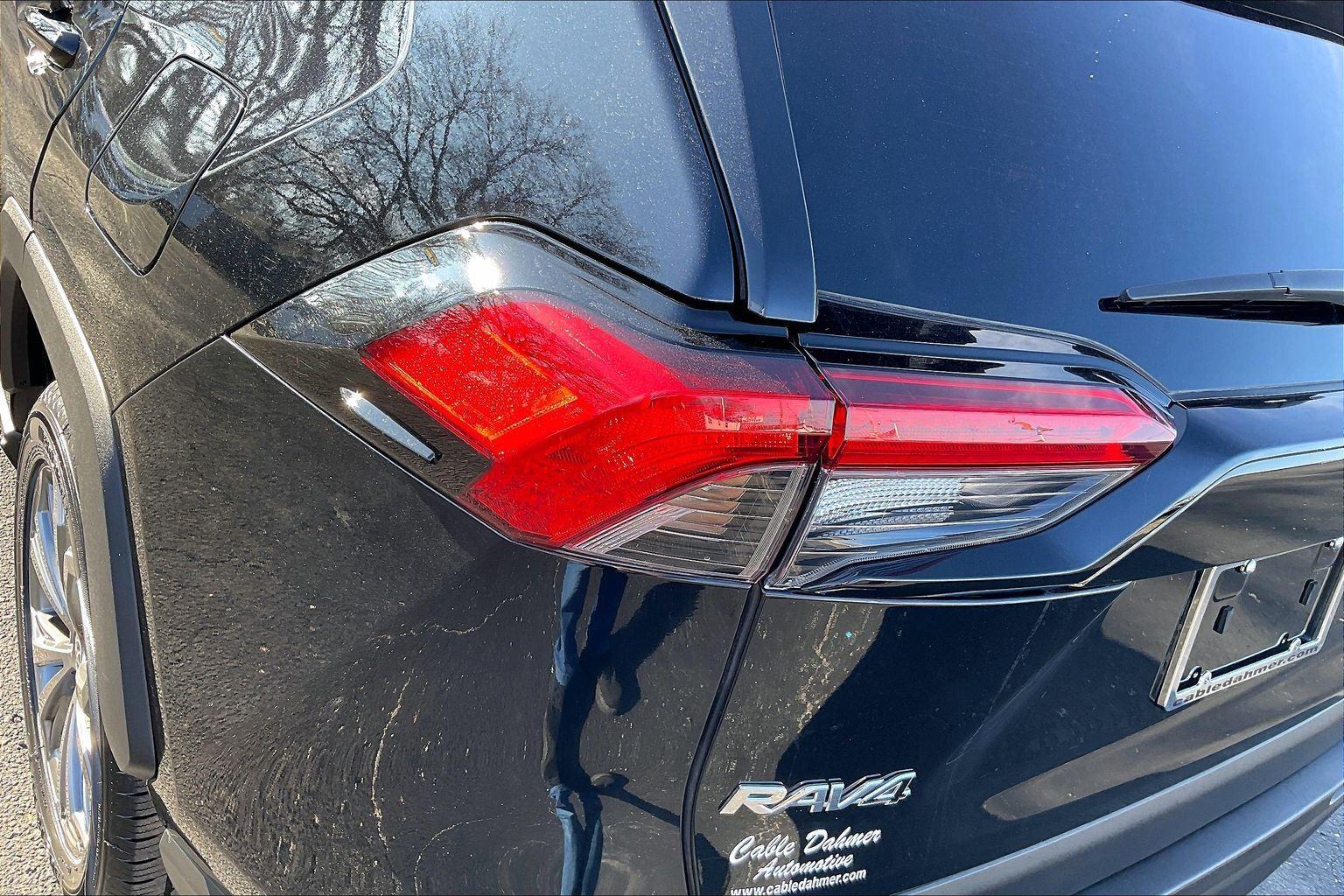 2024 Toyota RAV4 Hybrid XLE Premium Image 32 of 34