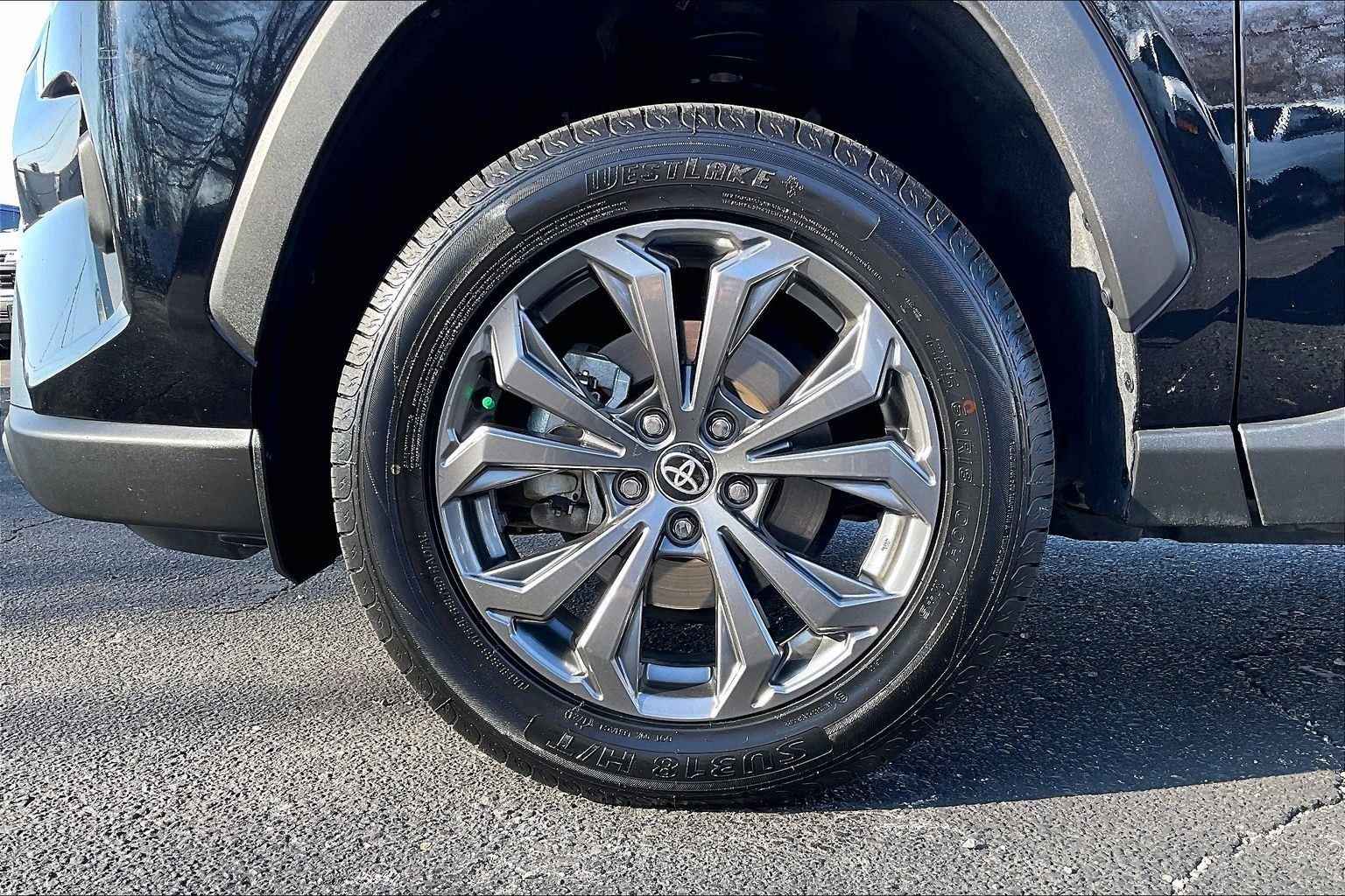 2024 Toyota RAV4 Hybrid XLE Premium Image 9 of 34