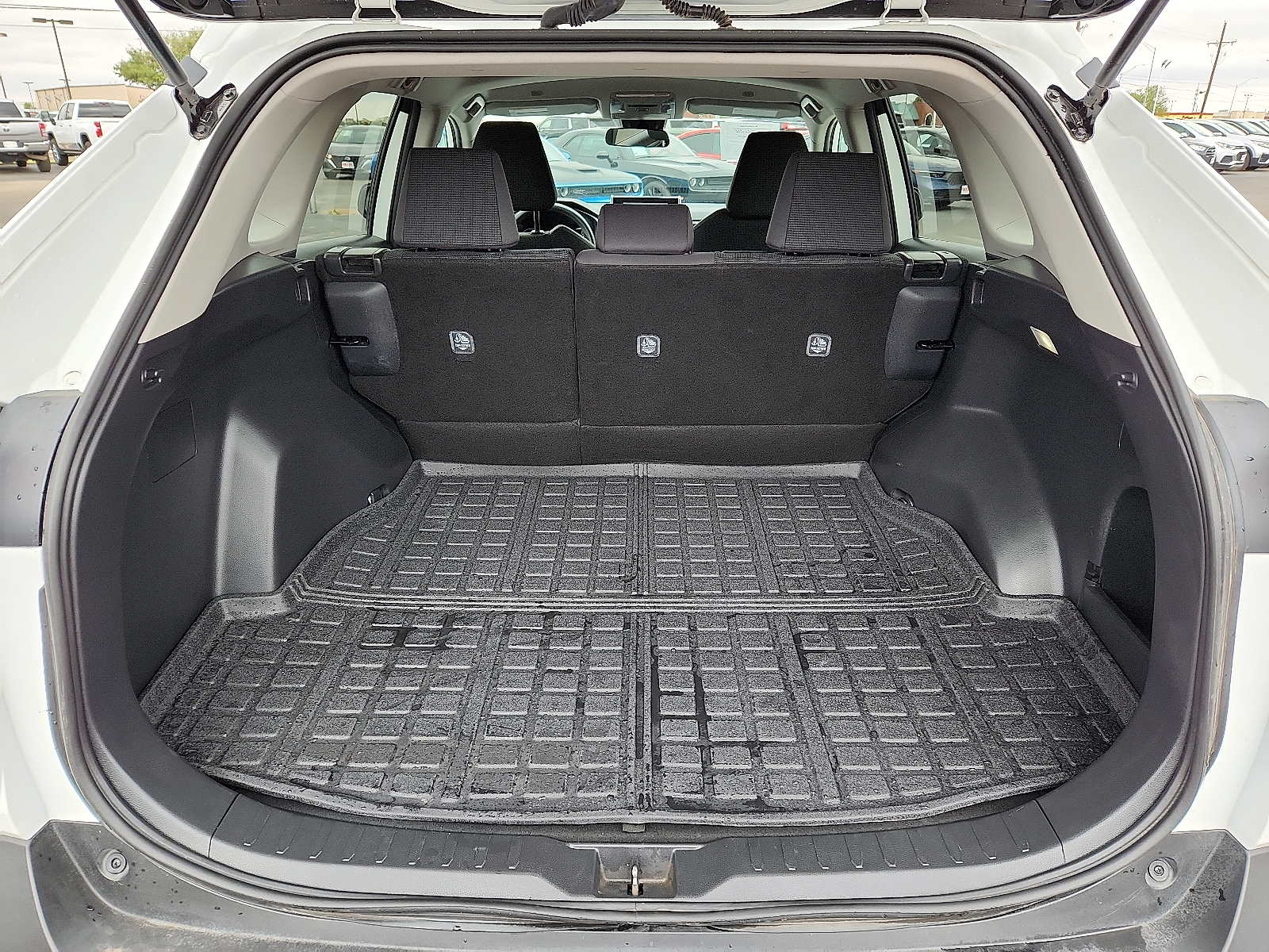 Vehicle image 8 of 16