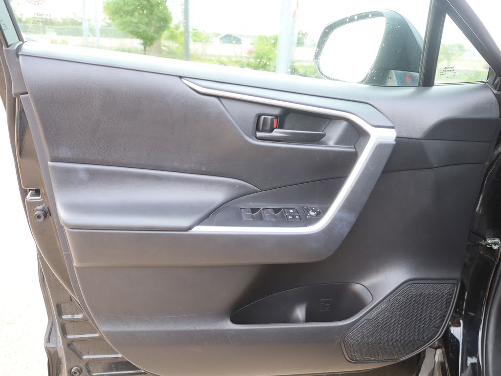 2024 Toyota RAV4 LE Image 24 of 36