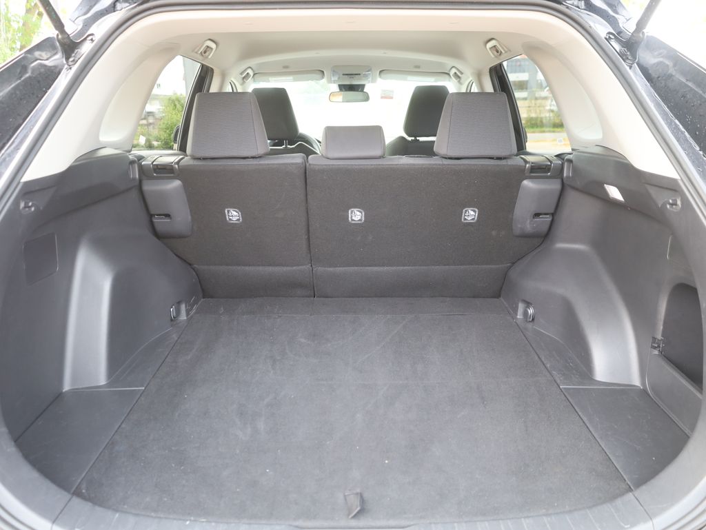 2024 Toyota RAV4 LE Image 10 of 36