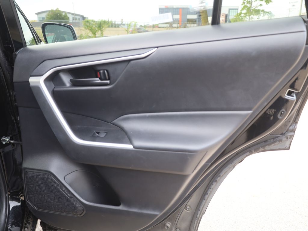 2024 Toyota RAV4 LE Image 25 of 36