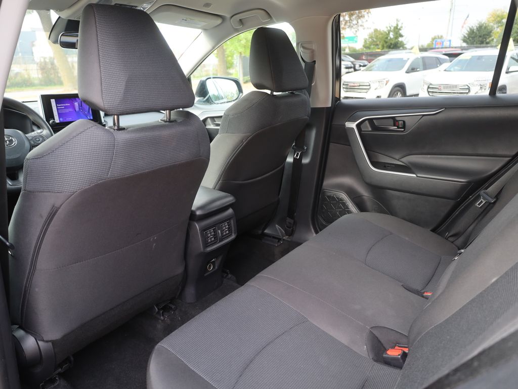 2024 Toyota RAV4 LE Image 14 of 36