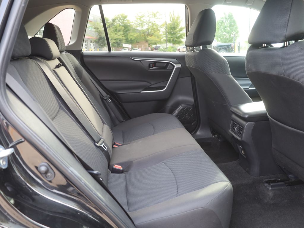 2024 Toyota RAV4 LE Image 12 of 36