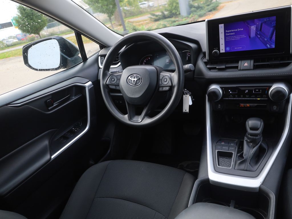 2024 Toyota RAV4 LE Image 19 of 36
