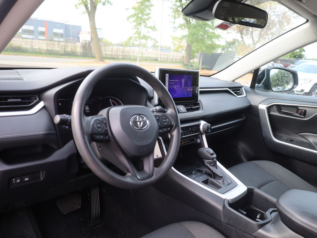 2024 Toyota RAV4 LE Image 17 of 36