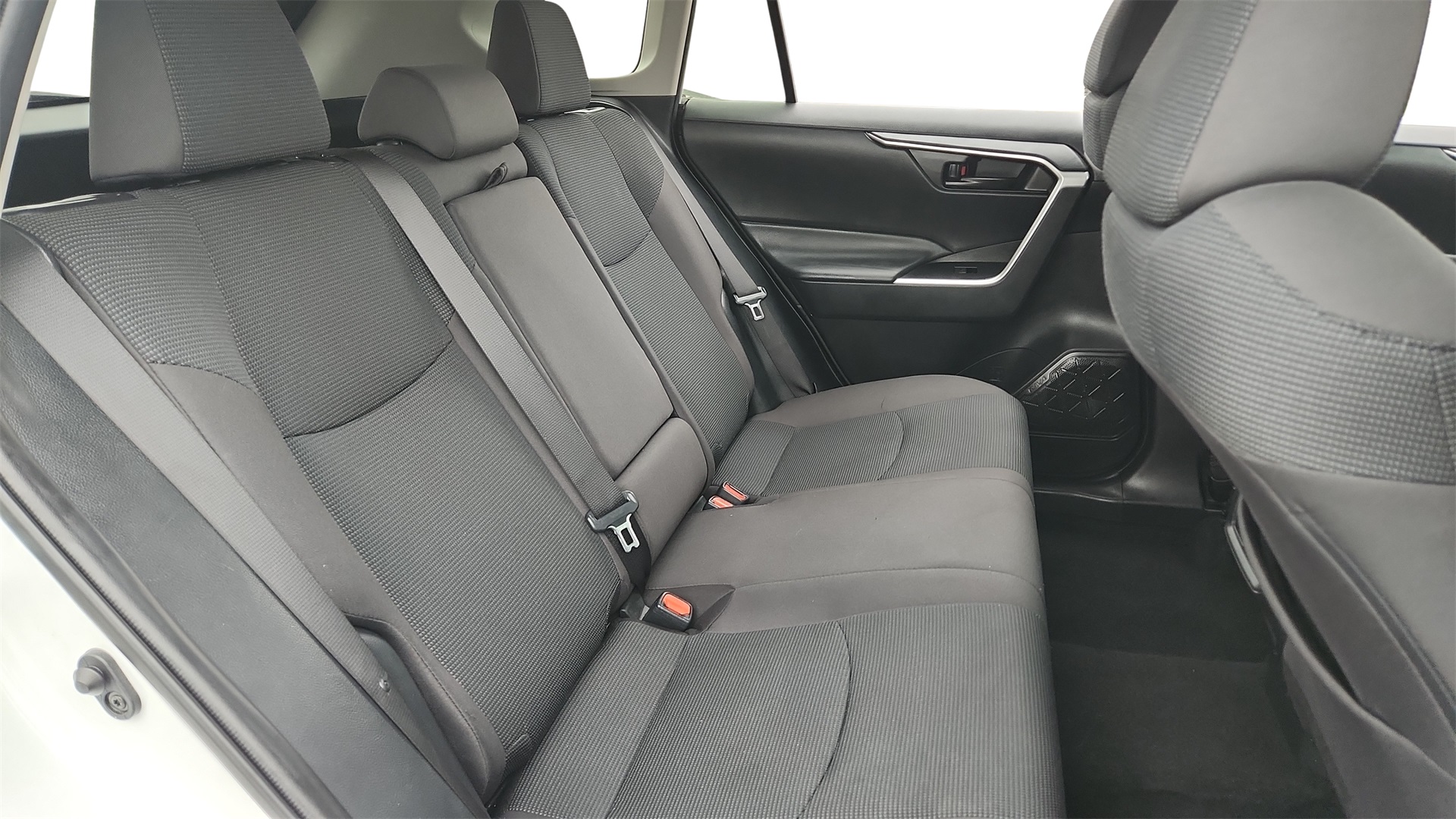 2024 Toyota RAV4 LE Image 12 of 27