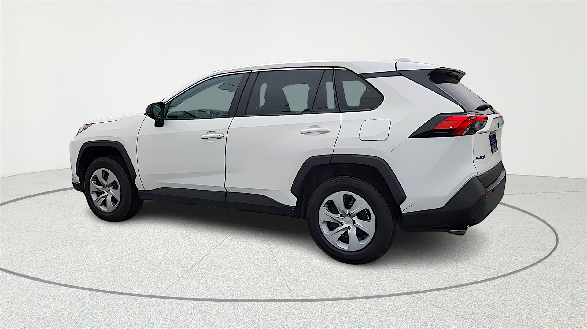 2024 Toyota RAV4 LE Image 6 of 27