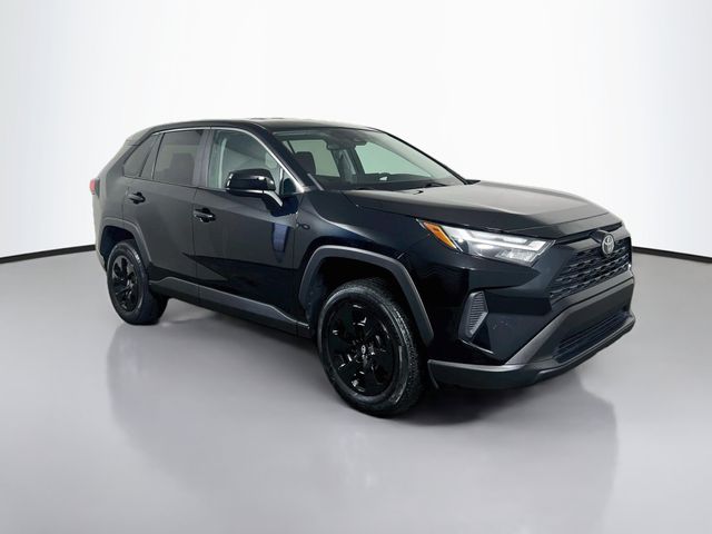 2024 Toyota RAV4 LE Image 3 of 23