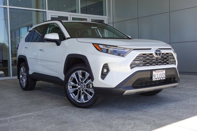 Vehicle image 2 of 27