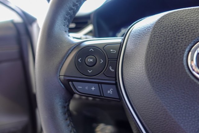 Vehicle image 13 of 27