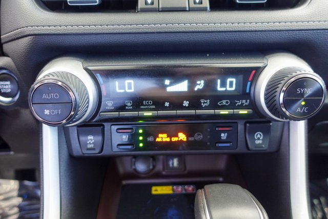 Vehicle image 26 of 27