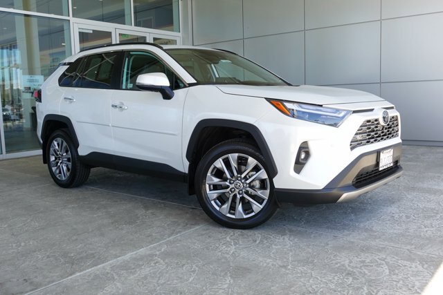 Vehicle image 3 of 27