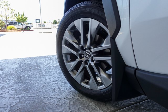 Vehicle image 6 of 27