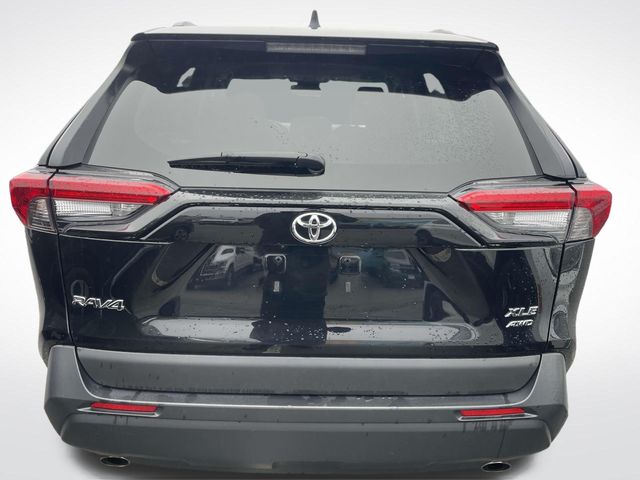 Vehicle image 7 of 33