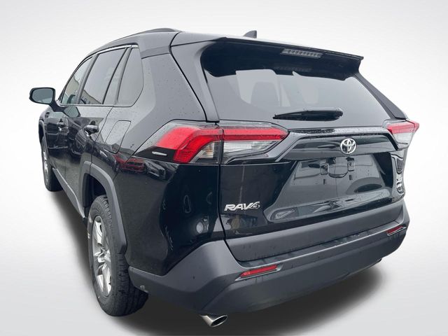Vehicle image 6 of 33