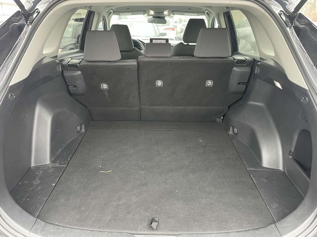 Vehicle image 11 of 33