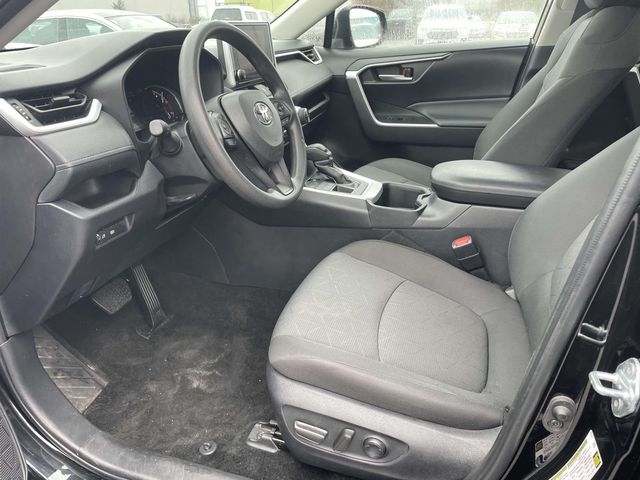 Vehicle image 18 of 33