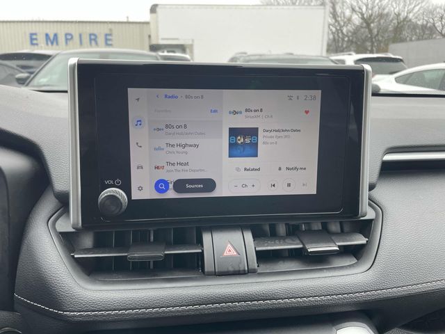 Vehicle image 22 of 33