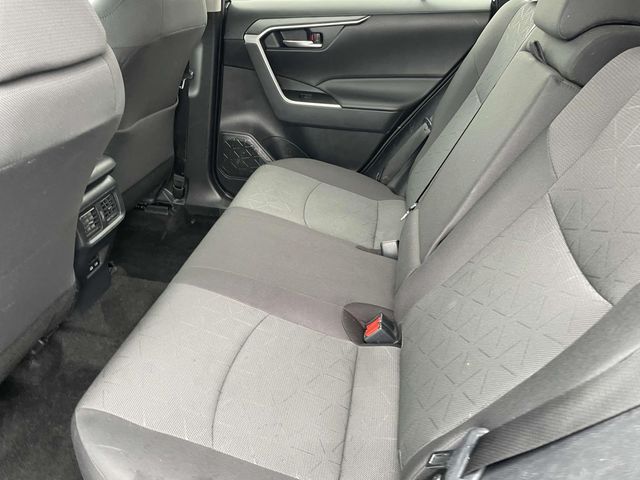 Vehicle image 15 of 33