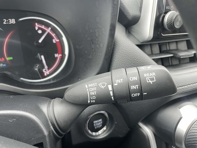 Vehicle image 31 of 33