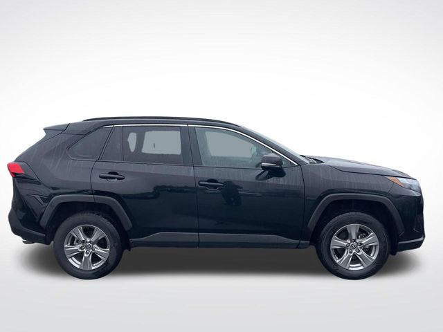 Vehicle image 4 of 33