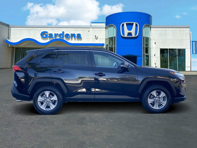 Vehicle image 5 of 38