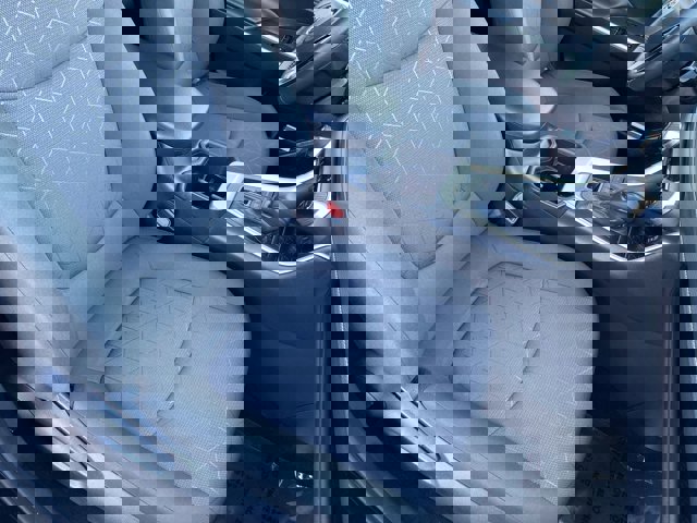 Vehicle image 11 of 38