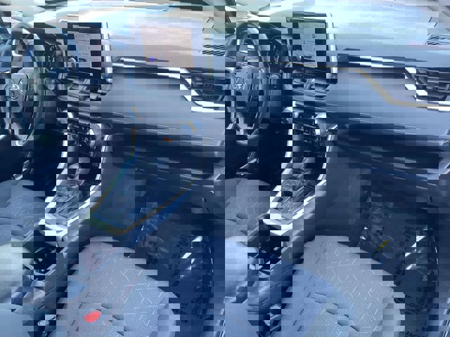 Vehicle image 13 of 38
