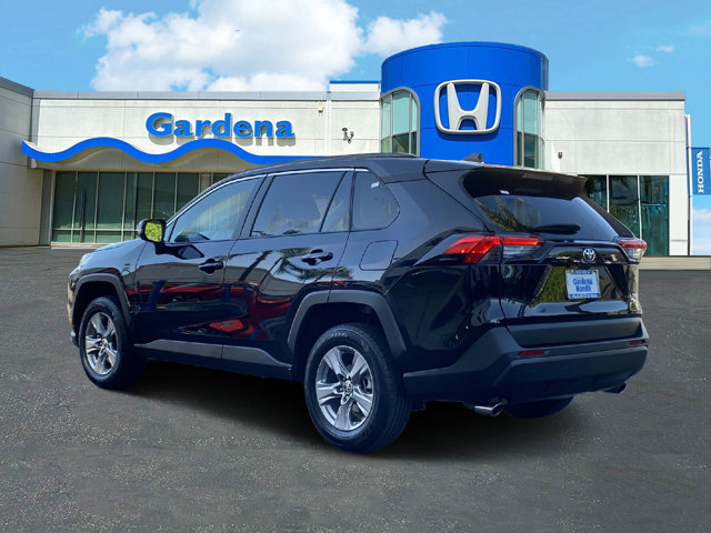 Vehicle image 8 of 38