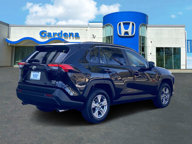 Vehicle image 6 of 38