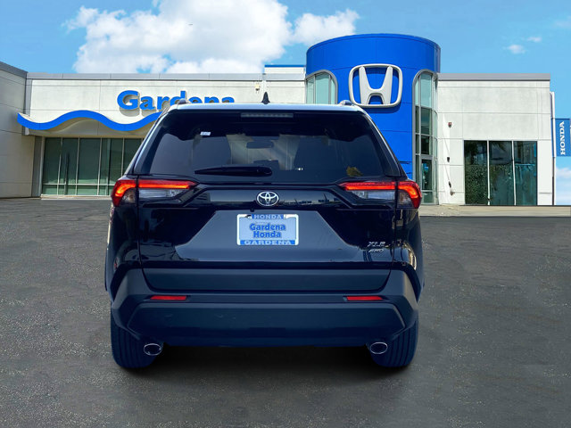 Vehicle image 7 of 38