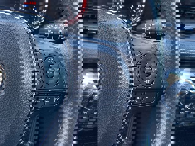 Vehicle image 21 of 38